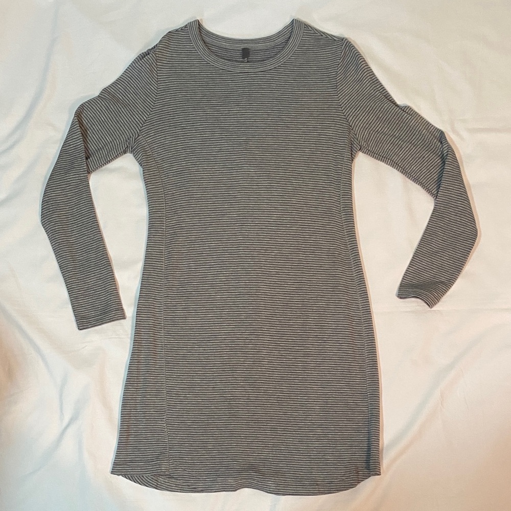 BNWT Lou & Grey Gray striped long sleeve dress with